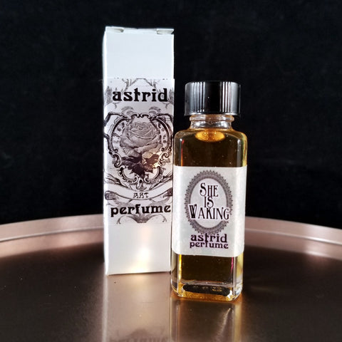 Astrid Perfume: She is Waking